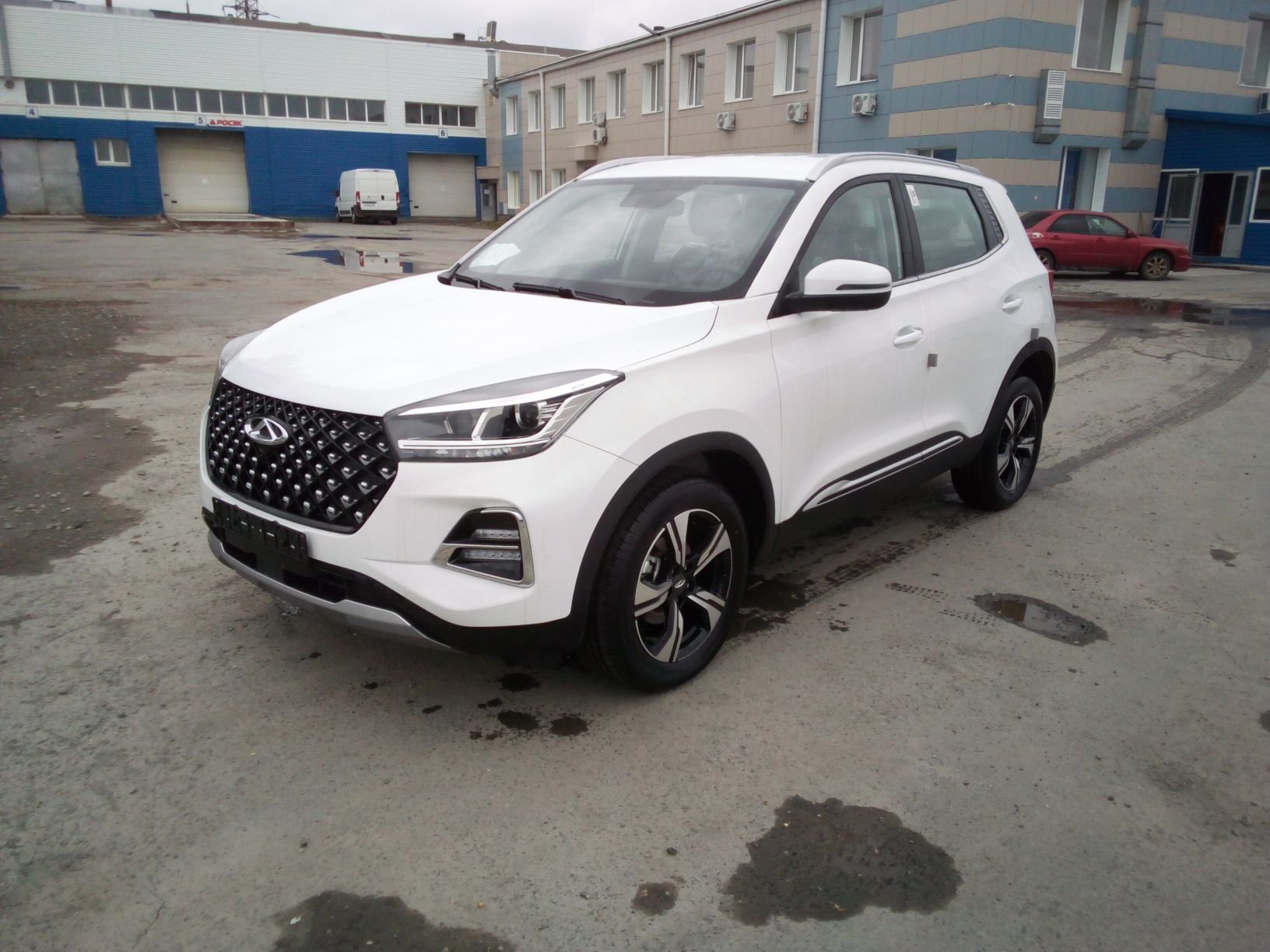 Купить Chery, Tiggo 4 Pro, I Рестайлинг, 1.5 CVT (147 л.с.), Белый у  официального дилера в Екатеринбурге| Chery центр на Маневровой Екатеринбург