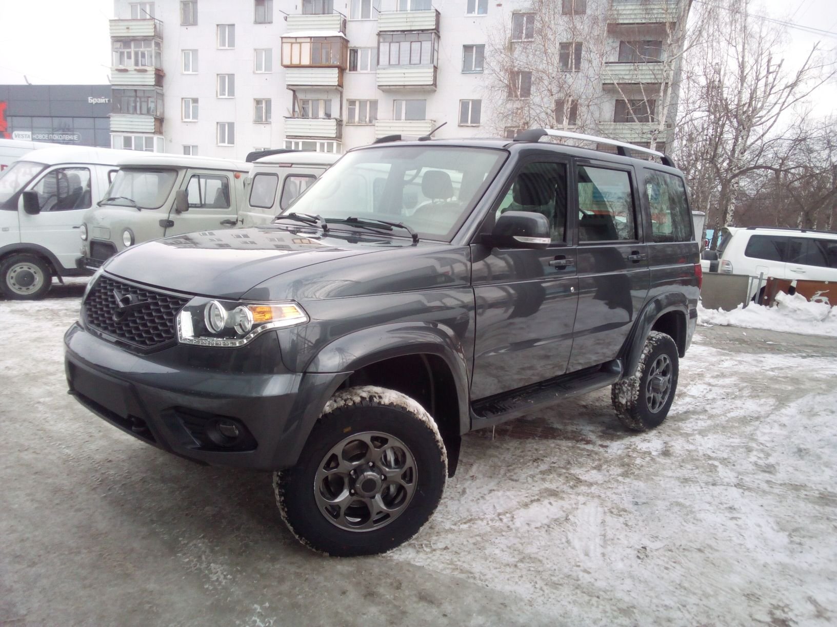 Купить УАЗ, Patriot, I Рестайлинг 3, Евро-2 2.7 MT (150 л.с.) 4WD, (2022 -  по н.в.) Серый у официального дилера в ЕкатеринбургеКупить УАЗ в  Екатеринбурге по выгодной цене у официального дилера