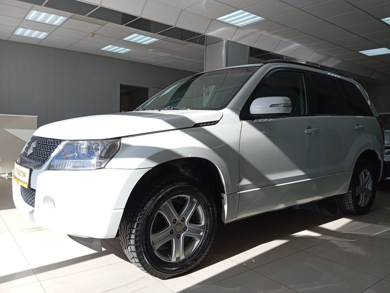 Suzuki, Grand Vitara, II Рестайлинг, 2.0 MT (140 л.с.) 4WD,