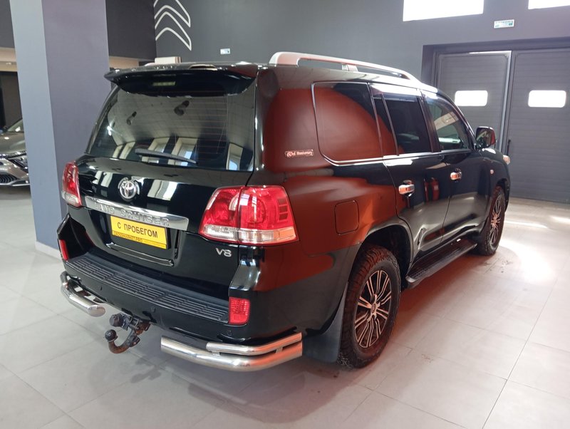 Land Cruiser, 200 Series