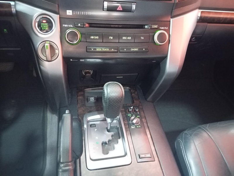 Land Cruiser, 200 Series