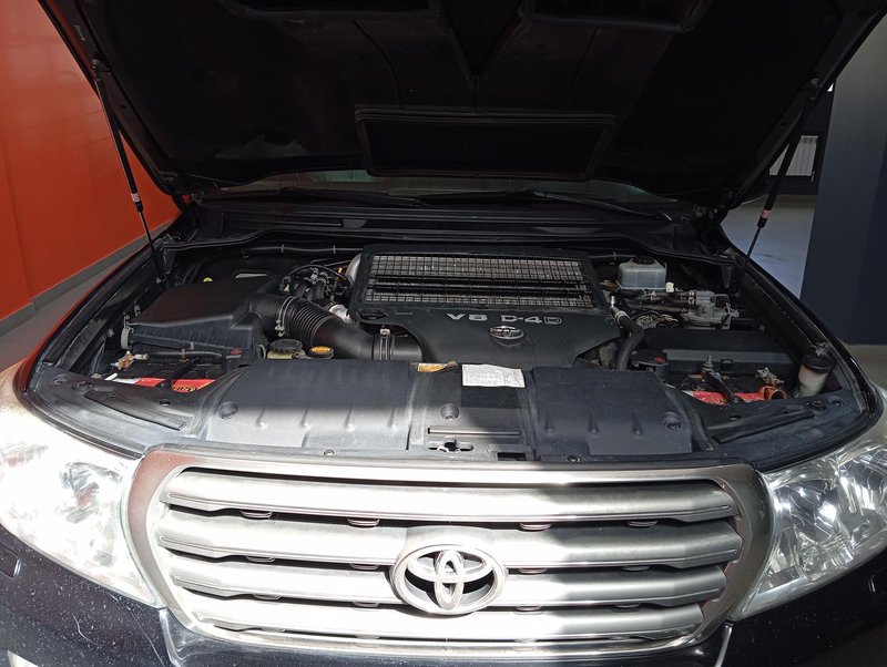 Land Cruiser, 200 Series