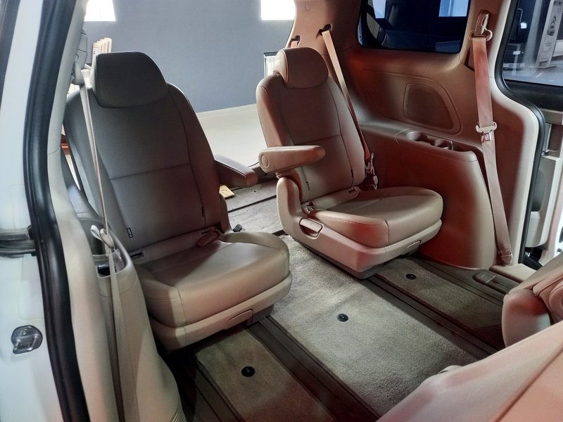 Kia, Carnival, III, 2.2d AT (202 л.с.),