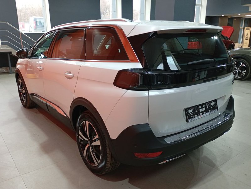 Peugeot, 5008, II Рестайлинг, 1.8 AT (211 л.с.),