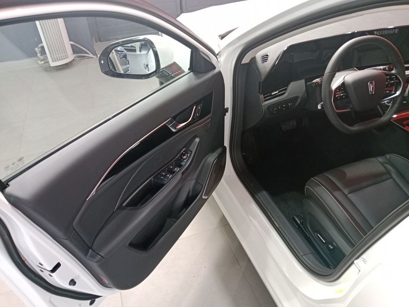 FAW, Bestune B70, 2.0 AT (217 л.с.), (2022 - по н.в.)