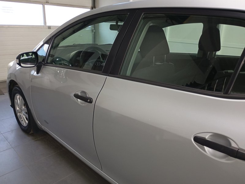 Auris, I Рестайлинг