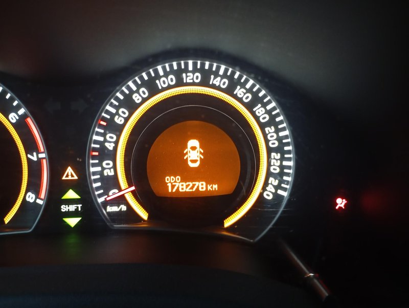 Auris, I Рестайлинг