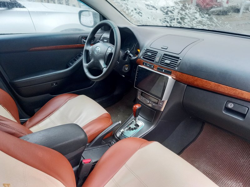 Toyota, Avensis, II Рестайлинг, 2.0 AT (147 л.с.),