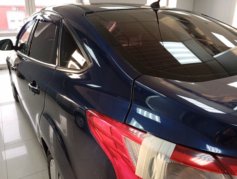 Ford, Focus, III, 1.6 MT (125 л.с.),