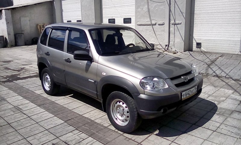 Chevrolet, Niva, I Рестайлинг, 1.7 MT (80 л.с.) 4WD, (2009 - 2020)