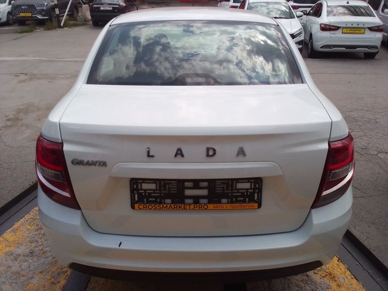 Lada (ВАЗ), Granta, I Рестайлинг, 1.6 MT (90 л.с.),