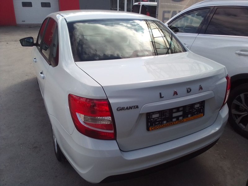 Lada (ВАЗ), Granta, I Рестайлинг, 1.6 MT (90 л.с.),