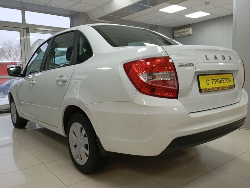 Lada (ВАЗ), Granta, I Рестайлинг, 1.6 MT (90 л.с.),