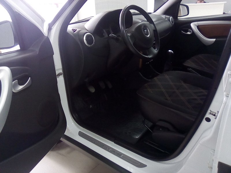 Lada (ВАЗ), Largus, I, Cross 1.6 MT (102 л.с.),