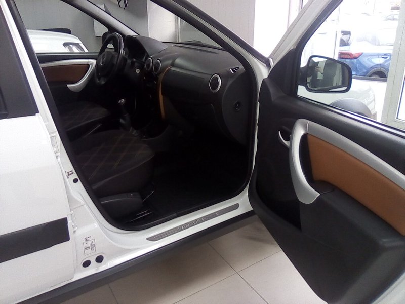 Lada (ВАЗ), Largus, I, Cross 1.6 MT (102 л.с.),