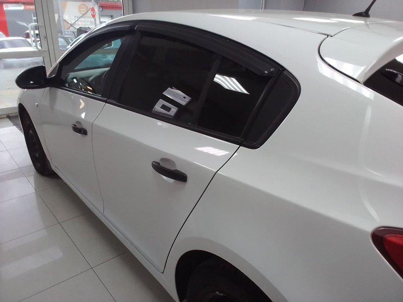 Chevrolet, Cruze, I Рестайлинг, 1.6 MT (109 л.с.),