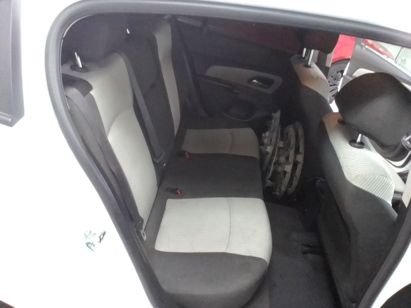 Chevrolet, Cruze, I Рестайлинг, 1.6 MT (109 л.с.),