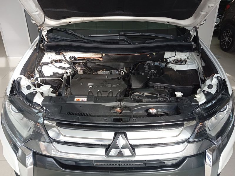 Mitsubishi, Outlander, III Рестайлинг, 2.0 CVT (146 л.с.) 4WD,