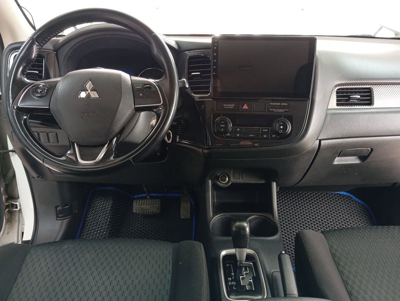 Mitsubishi, Outlander, III Рестайлинг, 2.0 CVT (146 л.с.) 4WD,