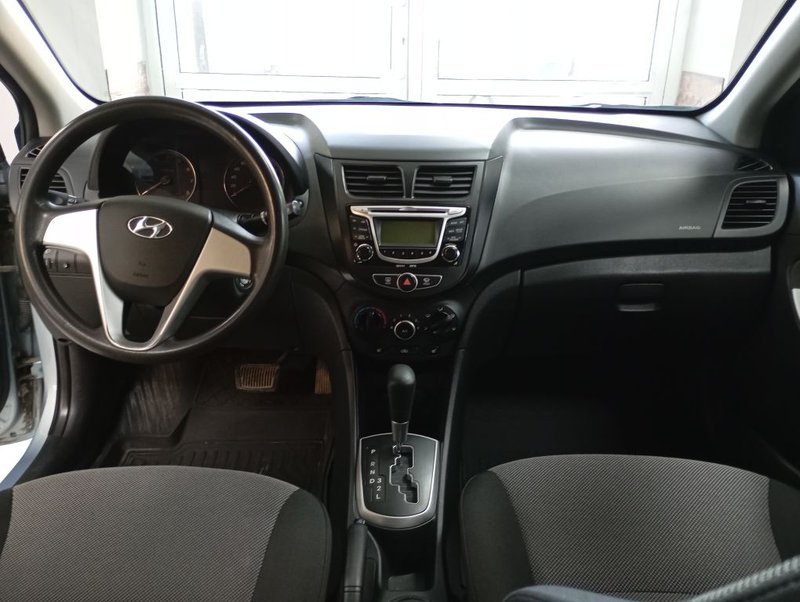 Hyundai, Solaris, I, 1.4 AT (107 л.с.),
