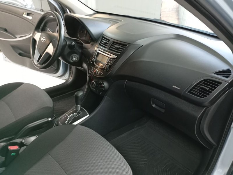 Hyundai, Solaris, I, 1.4 AT (107 л.с.),
