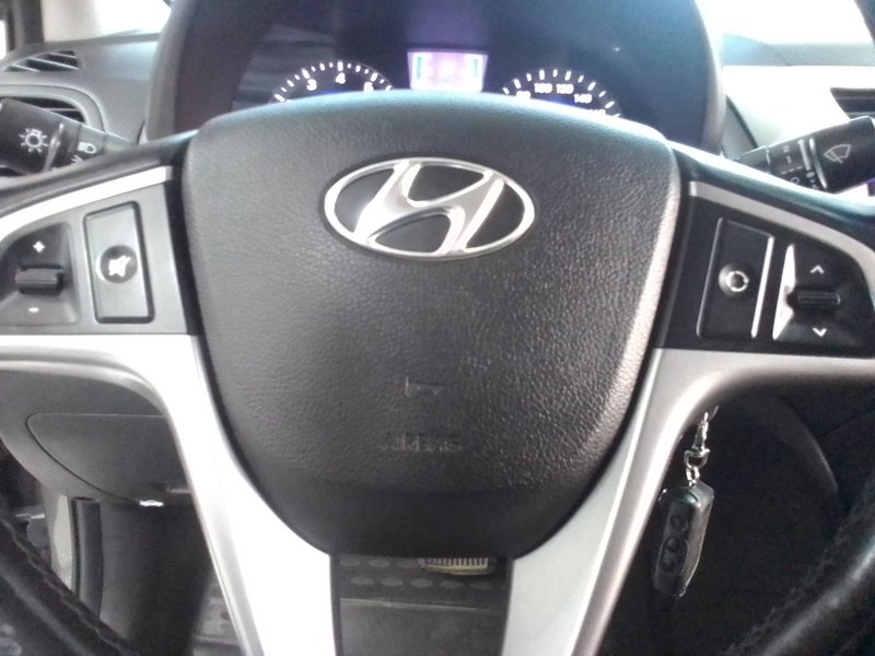 Hyundai, Solaris, I, 1.6 AT (123 л.с.),